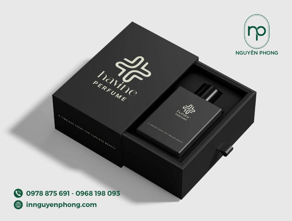 Logo công ty in trên hộp cứng cao cấp